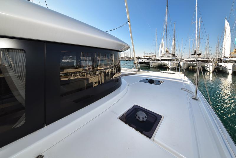 Book yachts online - catamaran - Lagoon 46 - MIDLIFE CRISIS Air Condition Generator Watermaker - rent