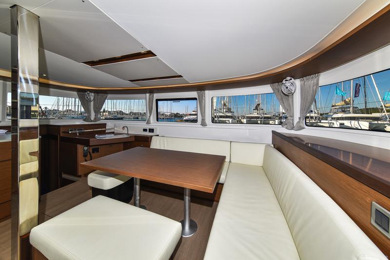 Book yachts online - catamaran - Lagoon 46 - MIDLIFE CRISIS Air Condition Generator Watermaker - rent