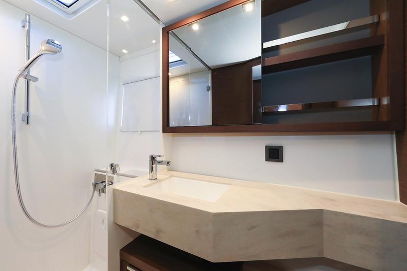 Book yachts online - catamaran - Lagoon 46 - MIDLIFE CRISIS Air Condition Generator Watermaker - rent