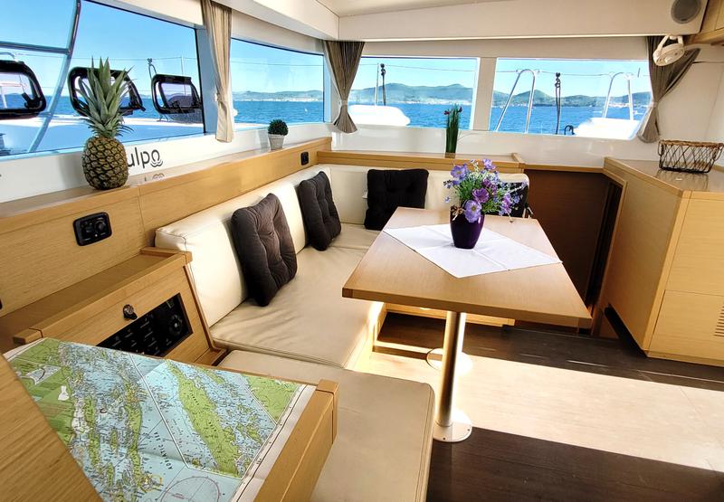 Book yachts online - catamaran - Lagoon 39 - PULPO - rent
