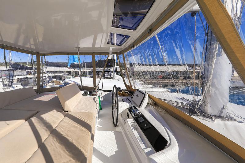 Book yachts online - catamaran - Lagoon 46 - MAJESTIC Air Condition Generator Watermaker - rent