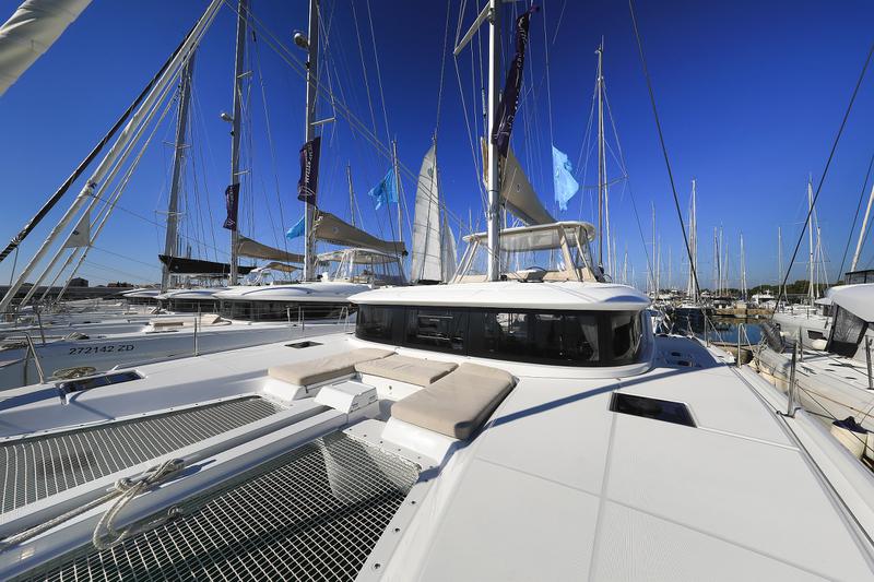 Book yachts online - catamaran - Lagoon 46 - MAJESTIC Air Condition Generator Watermaker - rent