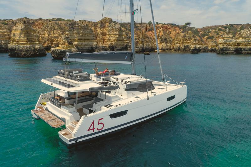 Book yachts online - catamaran - Elba 45 - Angie - rent
