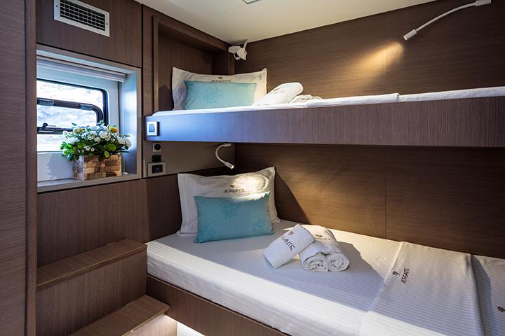 Book yachts online - catamaran - Bali 4.8 - Morganite - Skippered - rent