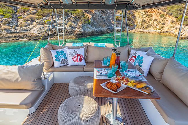 Book yachts online - catamaran - Bali 4.8 - Morganite - Skippered - rent