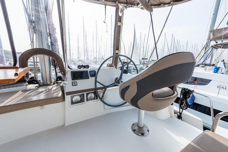 Book yachts online - catamaran - Bali 4.3 - Gatto Nero  - A/C - Generator &amp; Watermaker - rent