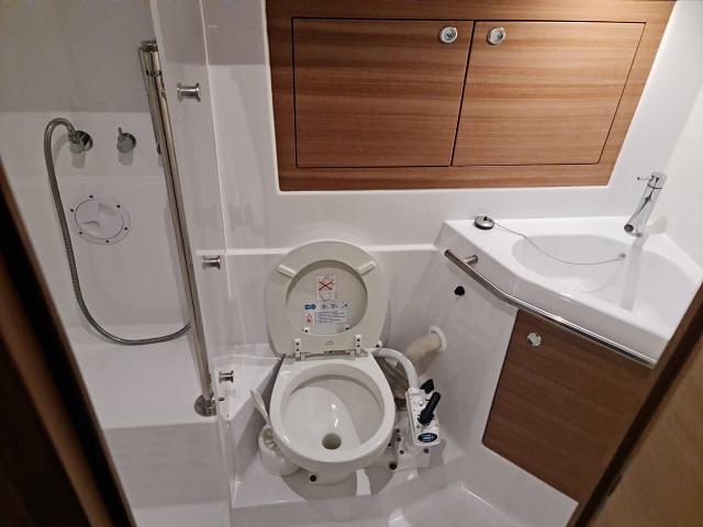Book yachts online - sailboat - Elan Impression 45 - Sokol - rent