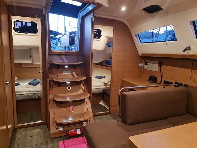 Book yachts online - sailboat - Elan Impression 45 - Sokol - rent