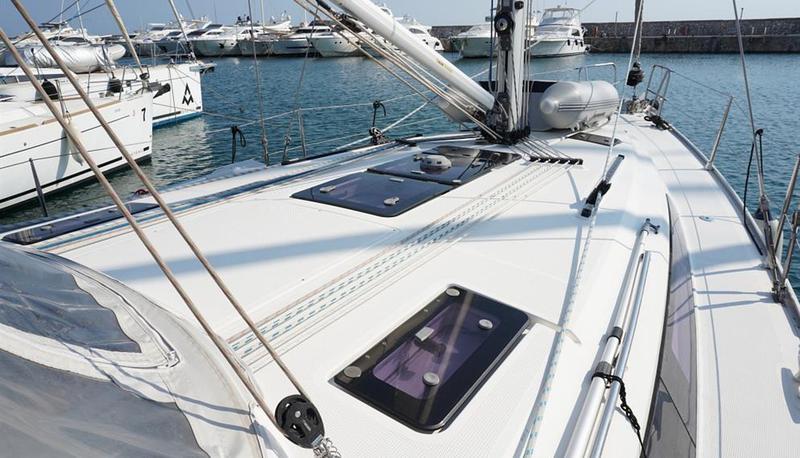 Book yachts online - sailboat - Bavaria Cruiser 41 - Harmes Bavaria 41 Cruiser - rent