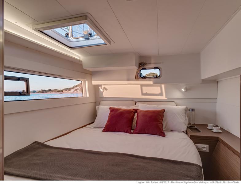 Book yachts online - catamaran - Lagoon 40 - GOA 9 - rent