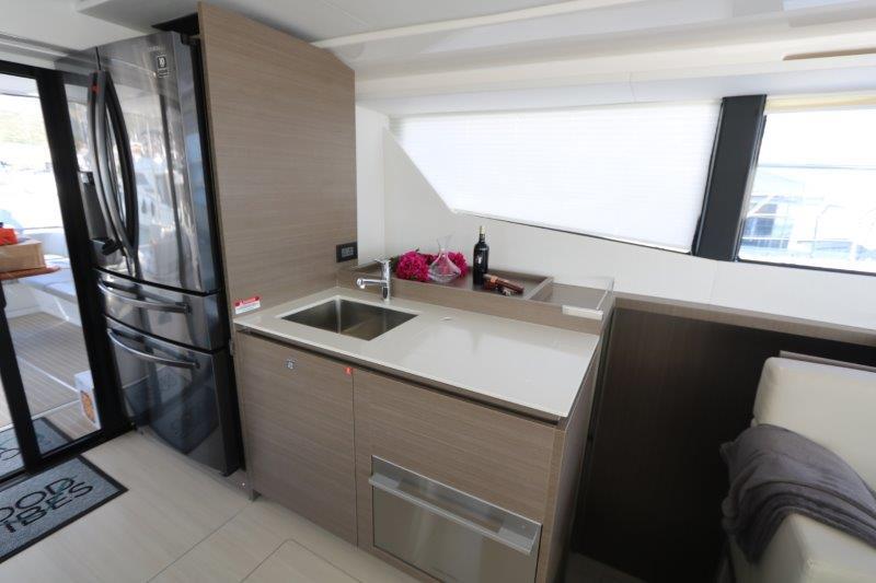 Book yachts online - powercatamaran - Leopard 53 PC - Good Vibes - rent