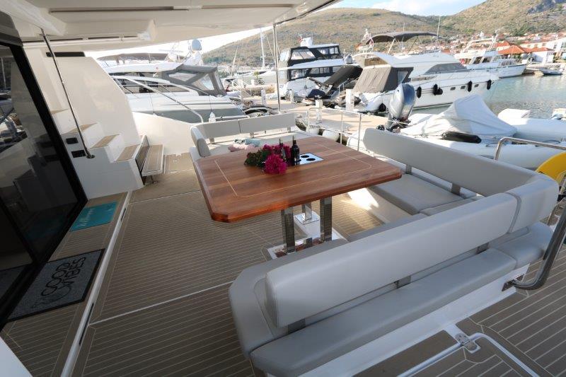 Book yachts online - powercatamaran - Leopard 53 PC - Good Vibes - rent