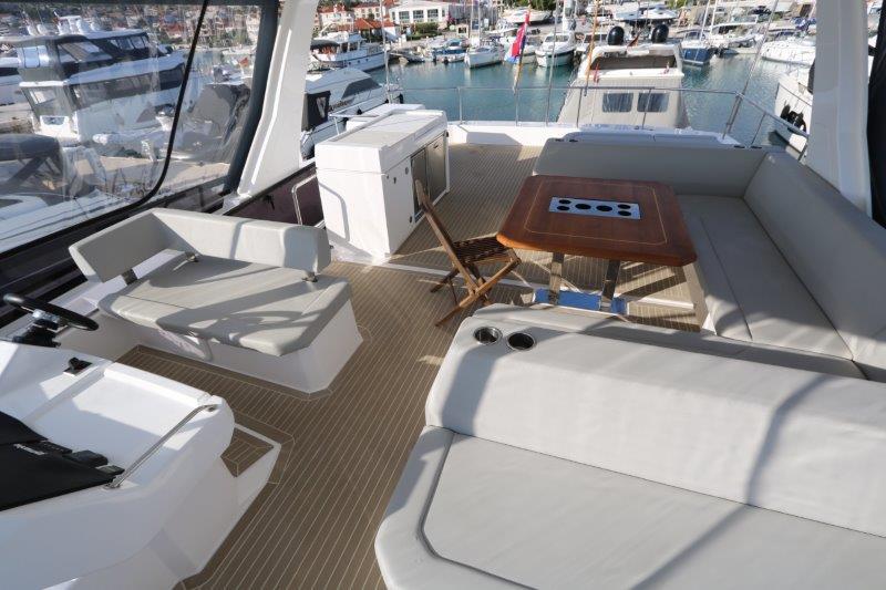 Book yachts online - powercatamaran - Leopard 53 PC - Good Vibes - rent
