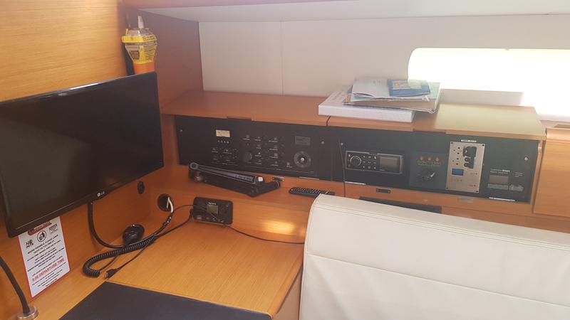 Book yachts online - sailboat - Sun Odyssey 509 - VASILIKI - rent
