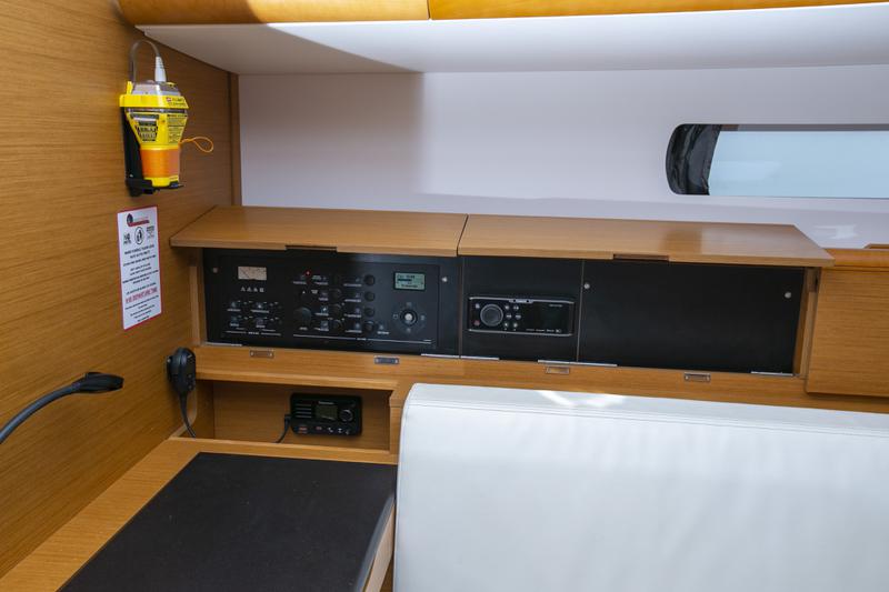 Book yachts online - sailboat - Sun Odyssey 479 - GUINNESS - rent