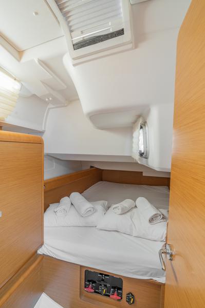 Book yachts online - sailboat - Sun Odyssey 439 - MORGANA - rent