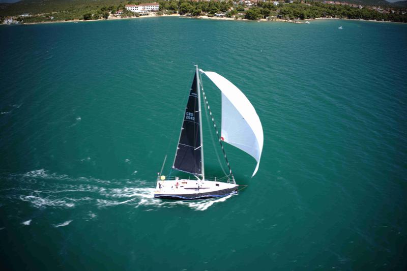 Book yachts online - sailboat - Elan E4 - Raptor - rent