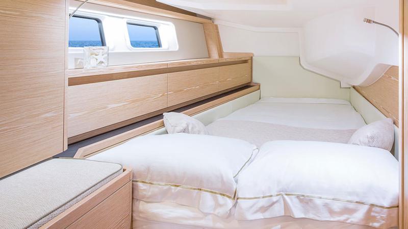 Book yachts online - sailboat - Hanse 588 - FitzRoy - rent
