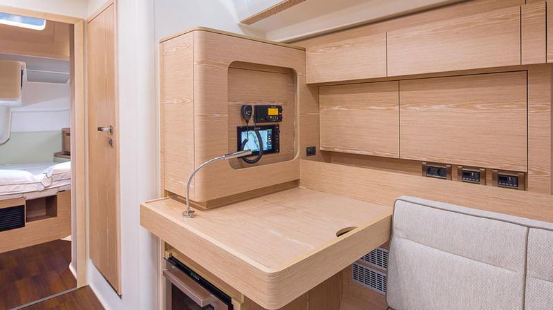 Book yachts online - sailboat - Hanse 588 - FitzRoy - rent