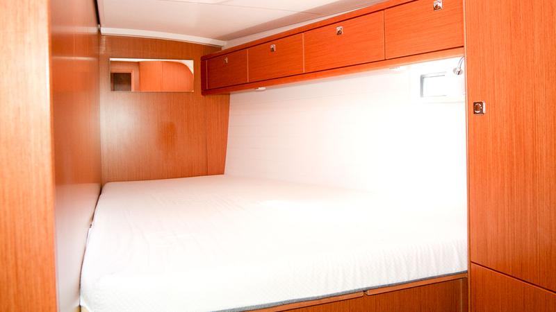 Book yachts online - sailboat - Bavaria Cruiser 46 - Beef - rent