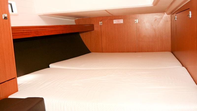 Book yachts online - sailboat - Bavaria Cruiser 46 - Beef - rent