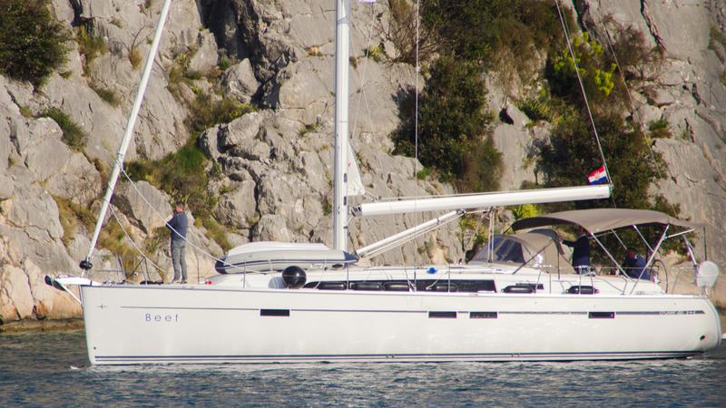 Book yachts online - sailboat - Bavaria Cruiser 46 - Beef - rent