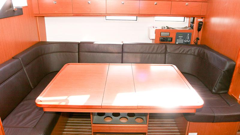 Book yachts online - sailboat - Bavaria Cruiser 46 - Beef - rent