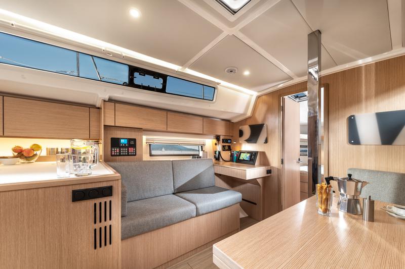 Book yachts online - sailboat - Bavaria C42 - Nirvana - rent