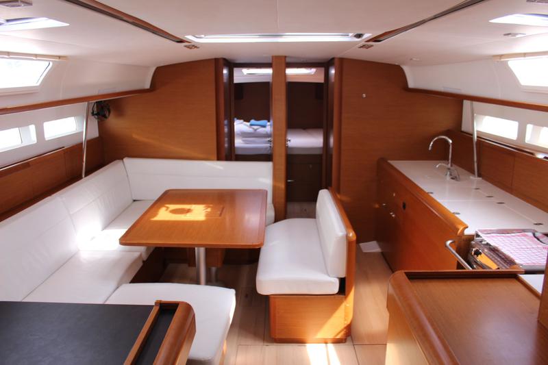 Book yachts online - sailboat - Sun Odyssey 519 - Ciao Bao - rent