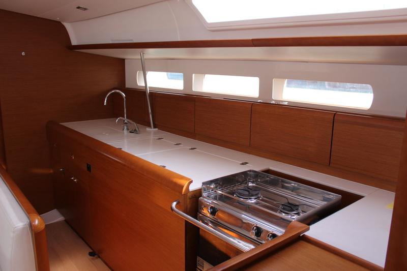 Book yachts online - sailboat - Sun Odyssey 519 - Ciao Bao - rent