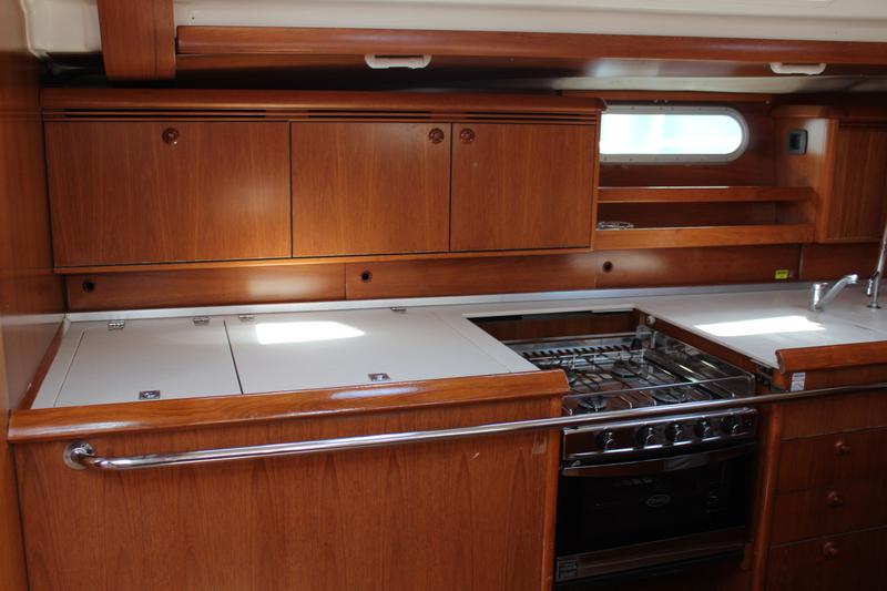 Book yachts online - sailboat - Sun Odyssey 49 - Živa - rent