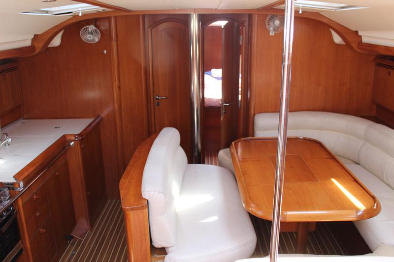 Book yachts online - sailboat - Sun Odyssey 49 - Živa - rent