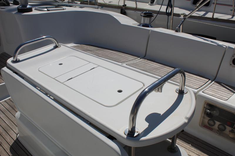 Book yachts online - sailboat - Sun Odyssey 49 - Živa - rent