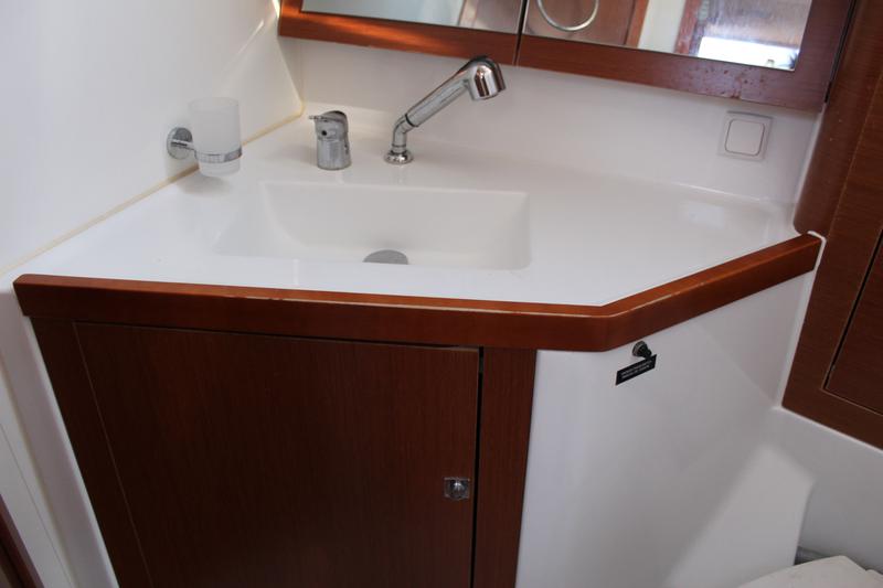 Book yachts online - sailboat - Oceanis 45 - Nesi 2 - rent