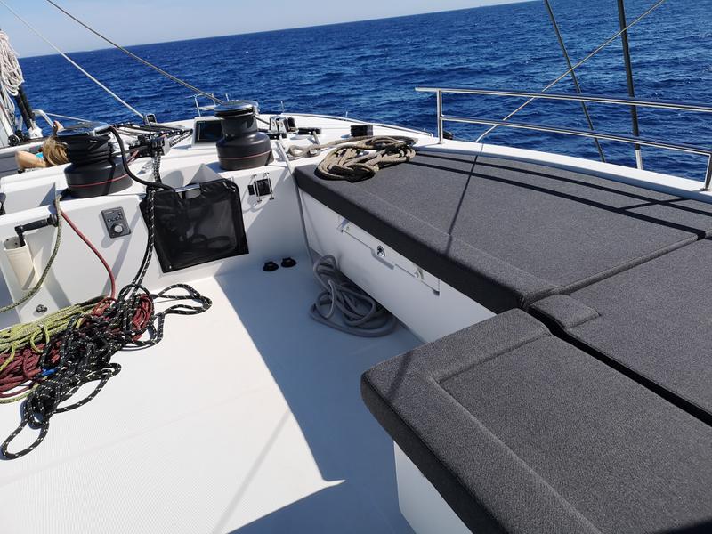 Book yachts online - catamaran - Lagoon 620 - JARANA - rent