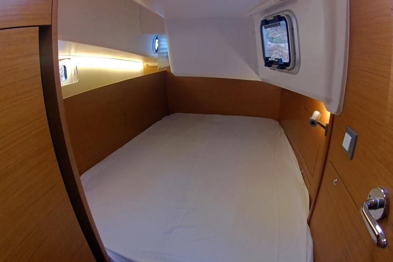Book yachts online - sailboat - Sun Odyssey 410 - Evelina - rent