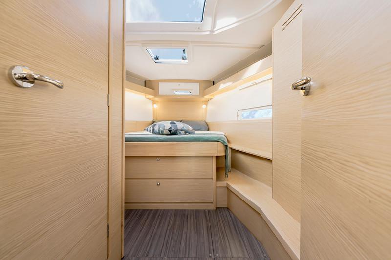 Book yachts online - sailboat - Dufour 430 - GOSAILING - rent