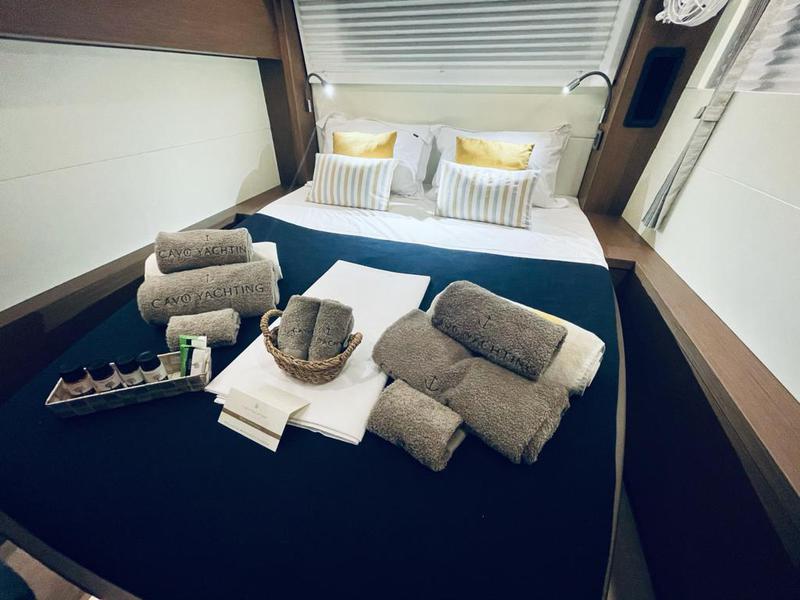 Book yachts online - catamaran - Lagoon 50 - OZELO Luxury Catamaran with Great Entertainment Pack - rent