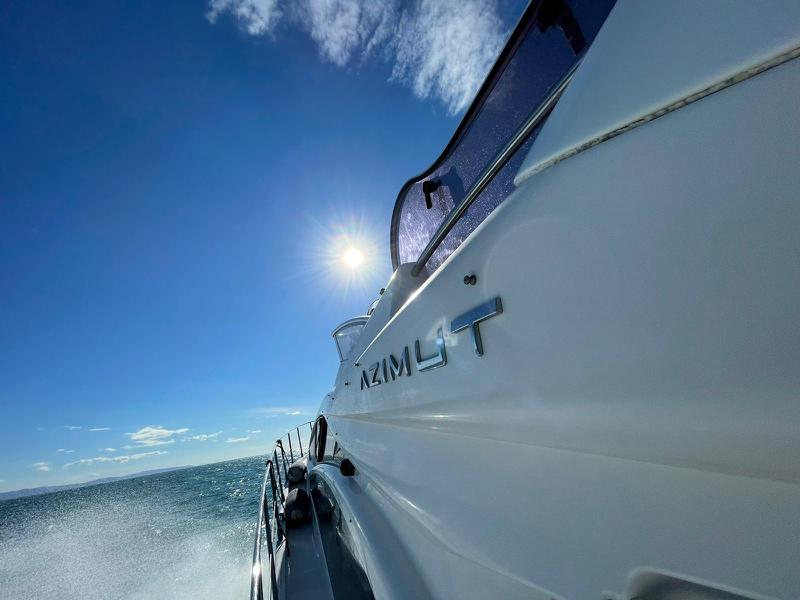 Book yachts online - motorboat - Azimut 47 - Kecalu 3 - rent