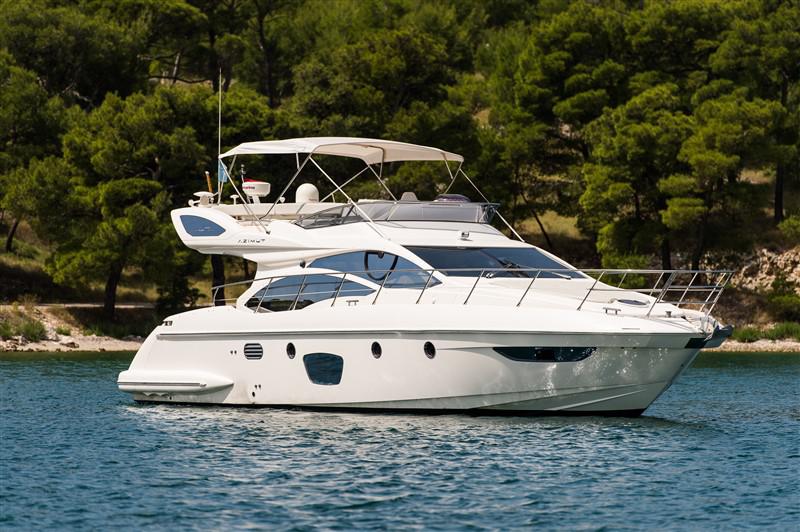 Book yachts online - motorboat - Azimut 47 - Kecalu 3 - rent