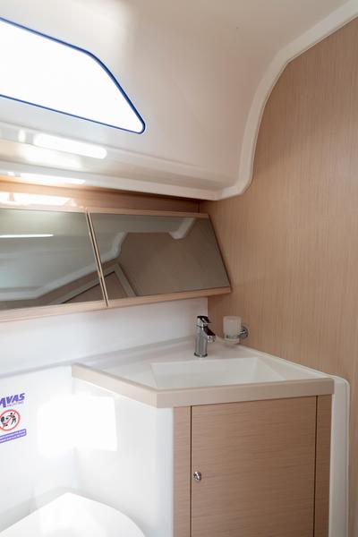 Book yachts online - sailboat - Oceanis 40.1 - KOS 40.7 - rent