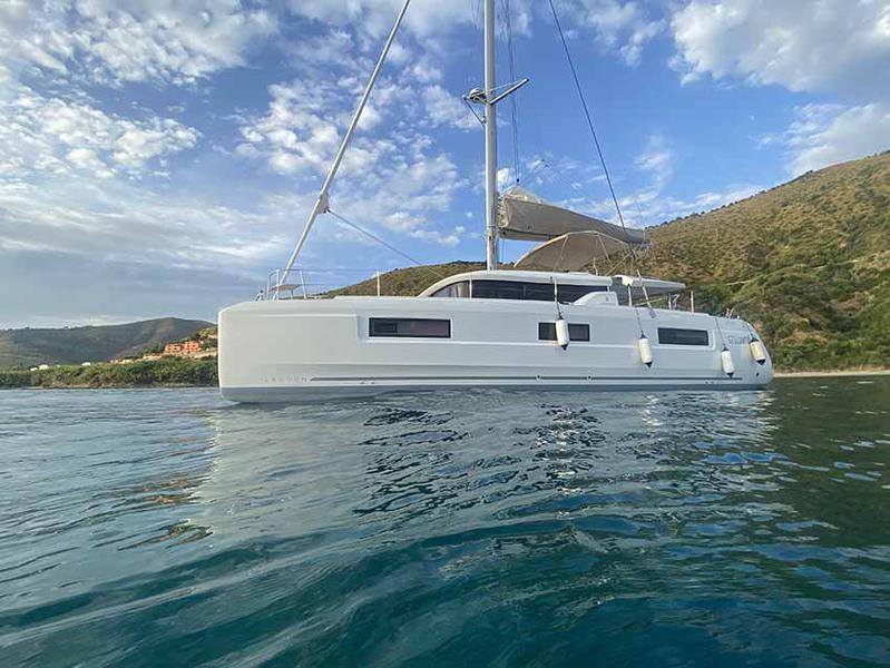 Book yachts online - catamaran - Lagoon 46 - Franci - rent