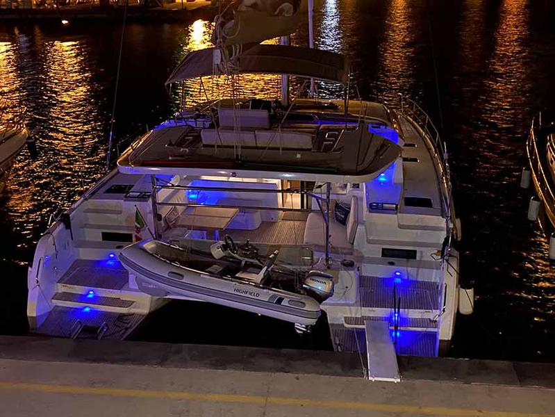 Book yachts online - catamaran - Lagoon 46 - Franci - rent