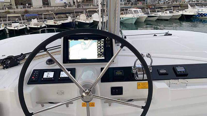 Book yachts online - catamaran - Lagoon 46 - Franci - rent