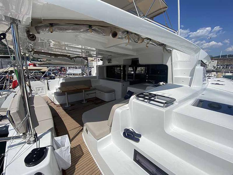Book yachts online - catamaran - Lagoon 46 - Franci - rent