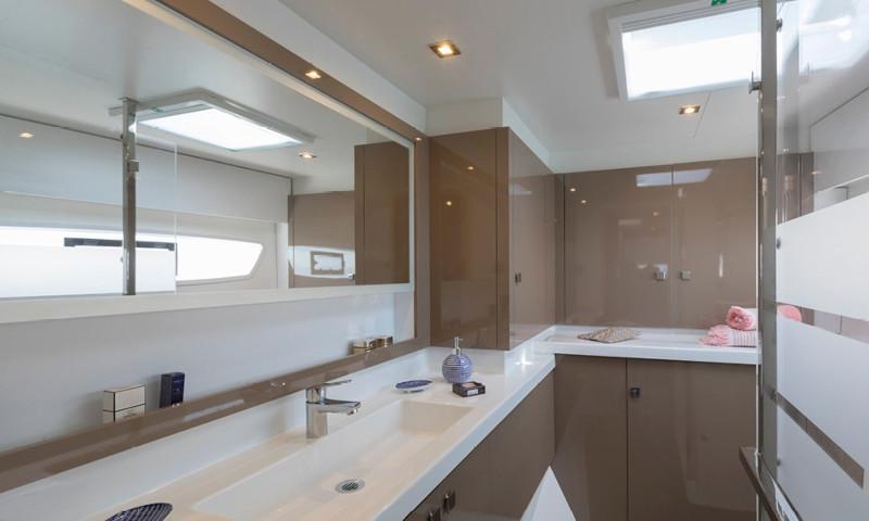 Book yachts online - catamaran - Astréa 42 - no name - rent