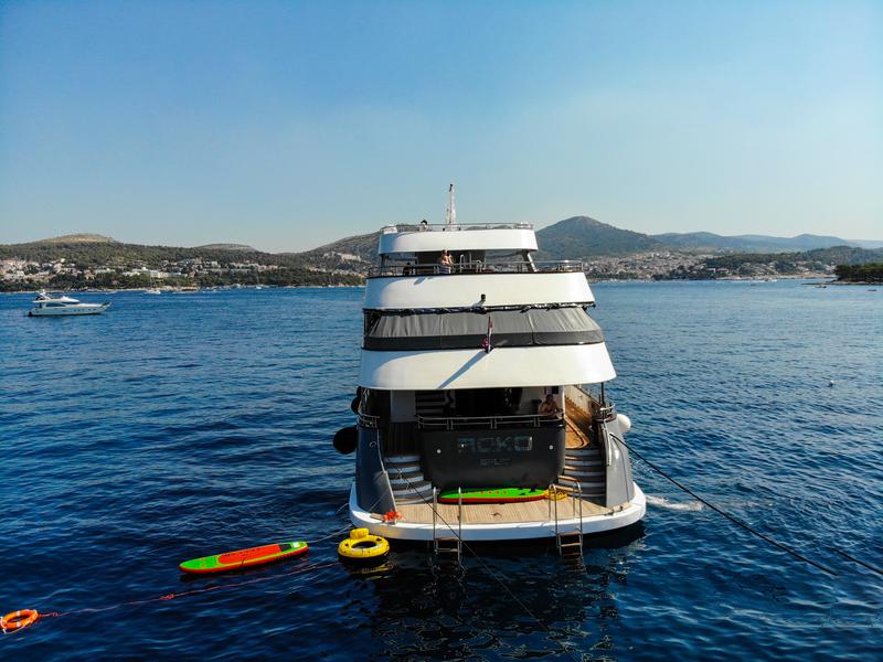 Book yachts online - motorboat - Motoryacht Roko - Roko - rent