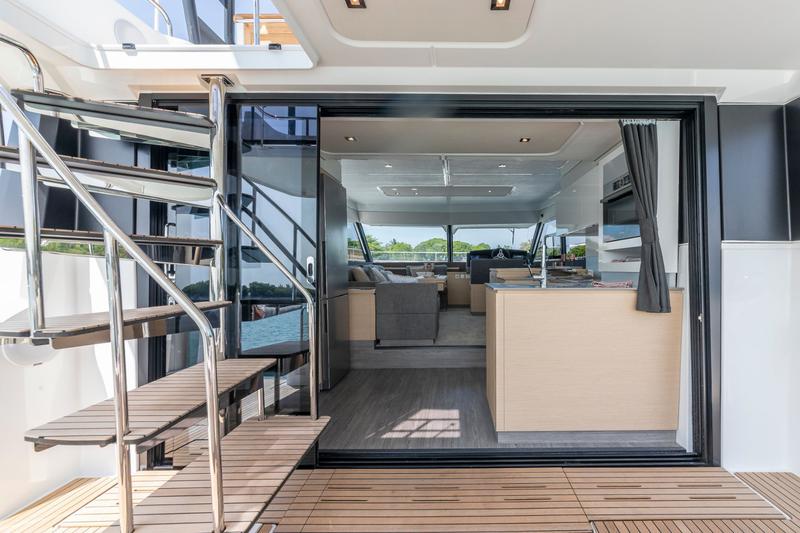 Book yachts online - powercatamaran - MY5 - MALA - rent