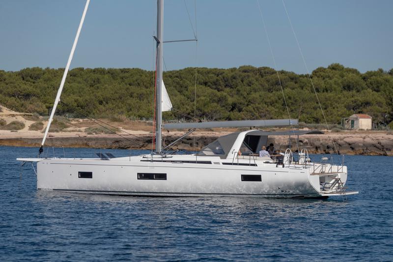 Book yachts online - sailboat - Oceanis Yacht 54 - BIG BLUE - with AC and generator - rent