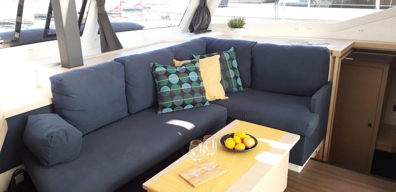 Book yachts online - catamaran - Lucia 40 - NALA -AC and generator - rent